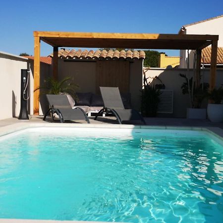 Appartement Au Dessus De La Maison Du Saunier Salin-de-Giraud Esterno foto