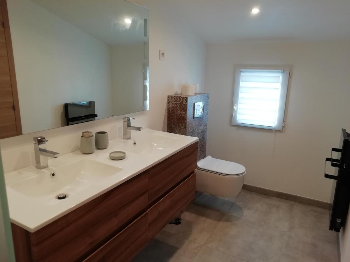 Appartement Au Dessus De La Maison Du Saunier Salin-de-Giraud Esterno foto