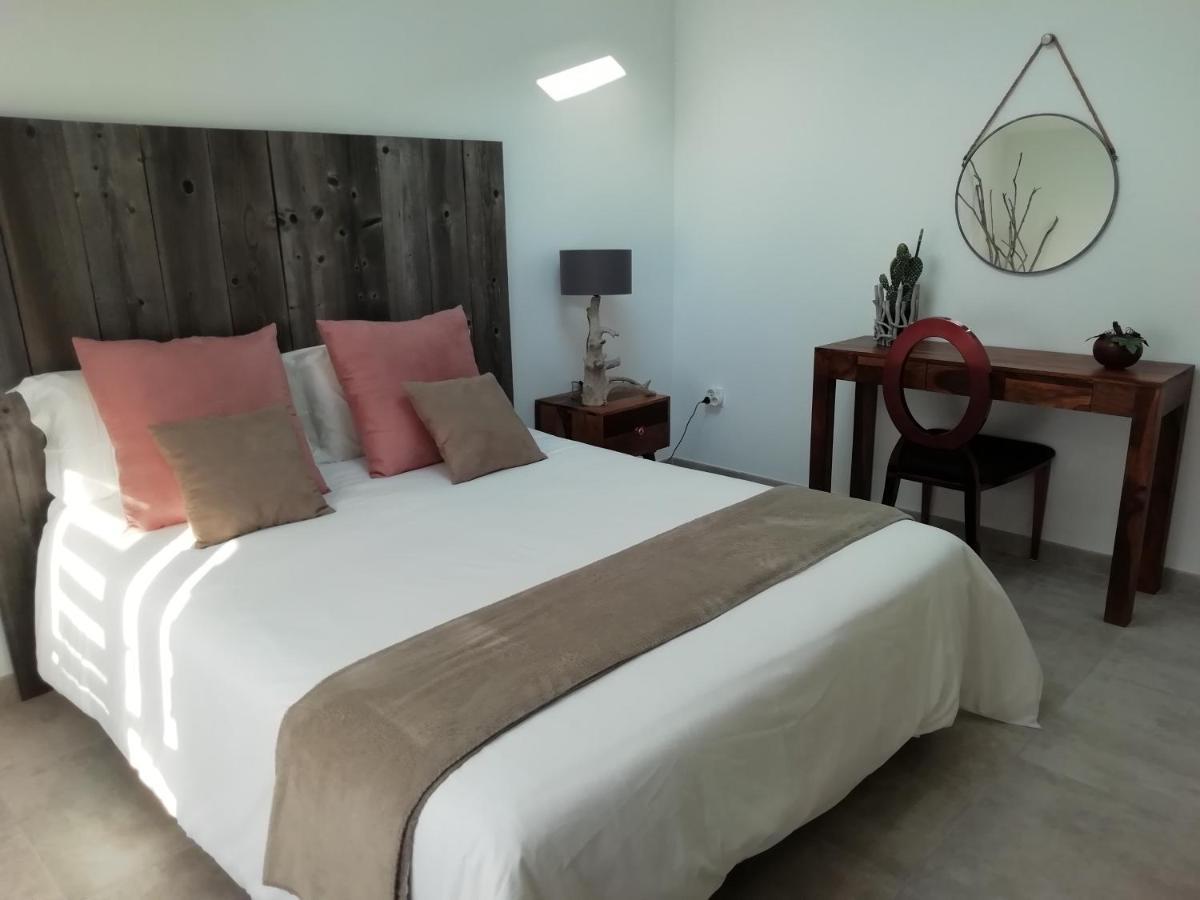 Appartement Au Dessus De La Maison Du Saunier Salin-de-Giraud Esterno foto