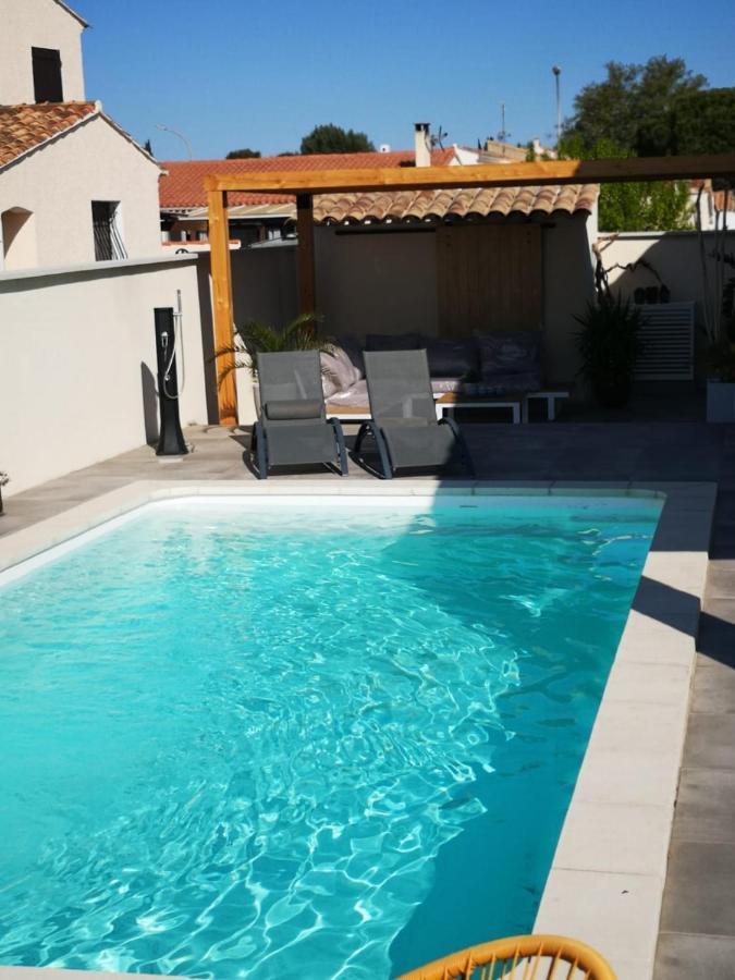 Appartement Au Dessus De La Maison Du Saunier Salin-de-Giraud Esterno foto
