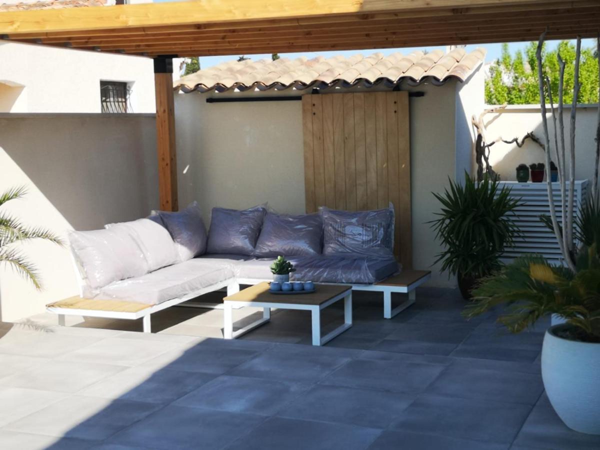 Appartement Au Dessus De La Maison Du Saunier Salin-de-Giraud Esterno foto