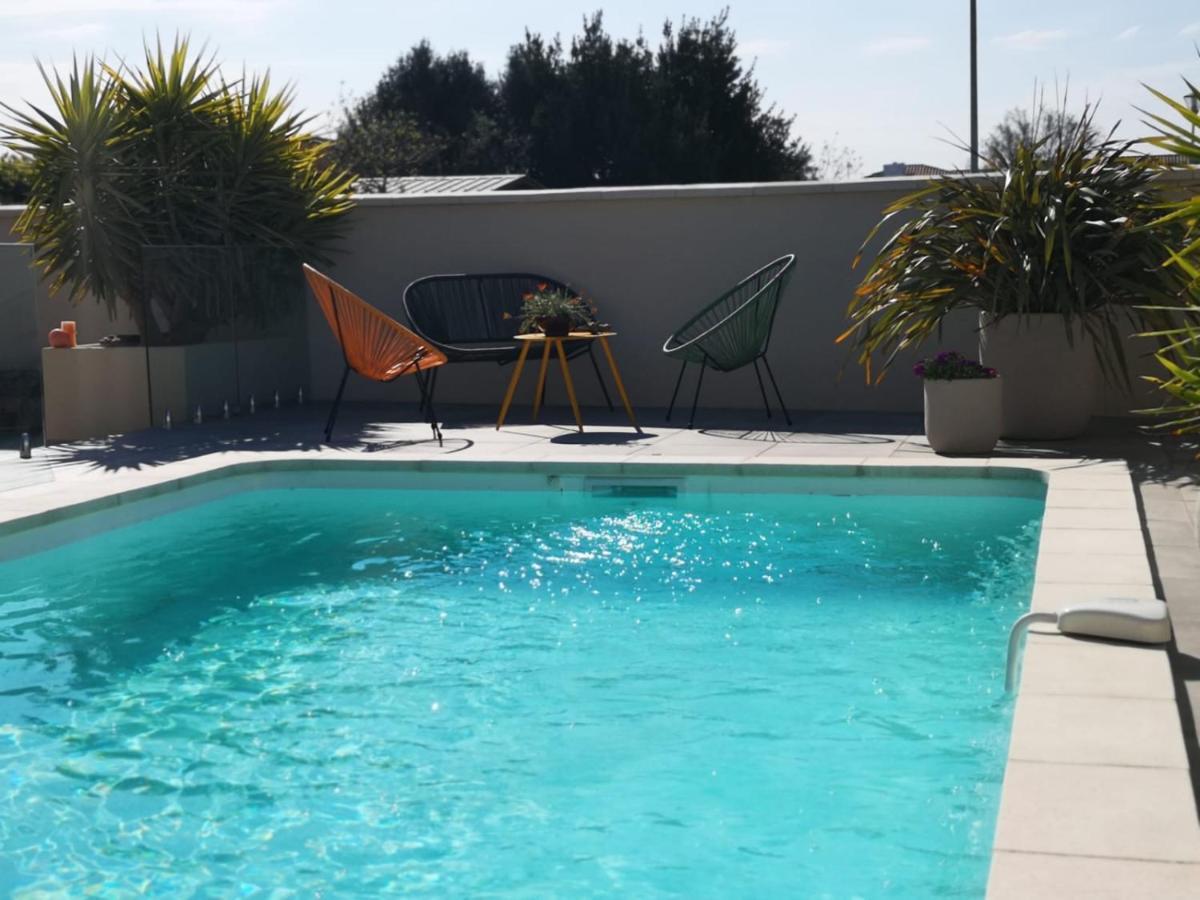 Appartement Au Dessus De La Maison Du Saunier Salin-de-Giraud Esterno foto