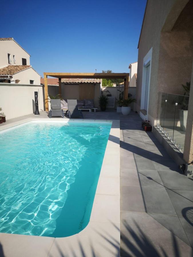 Appartement Au Dessus De La Maison Du Saunier Salin-de-Giraud Esterno foto