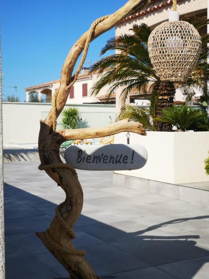 Appartement Au Dessus De La Maison Du Saunier Salin-de-Giraud Esterno foto