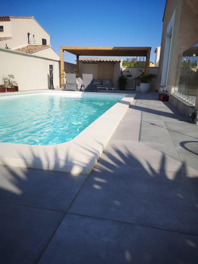 Appartement Au Dessus De La Maison Du Saunier Salin-de-Giraud Esterno foto