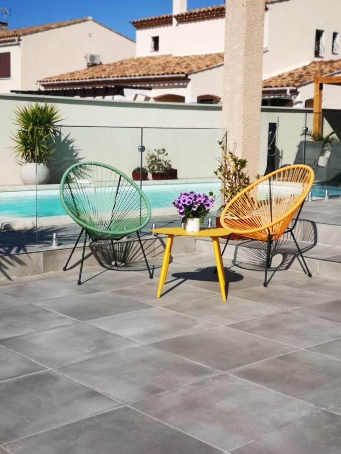 Appartement Au Dessus De La Maison Du Saunier Salin-de-Giraud Esterno foto