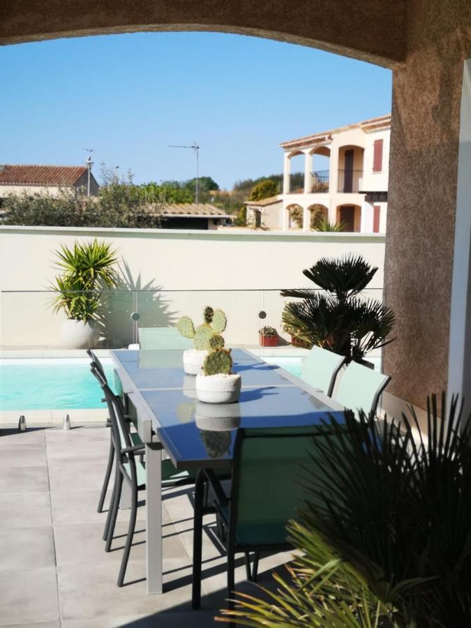Appartement Au Dessus De La Maison Du Saunier Salin-de-Giraud Esterno foto
